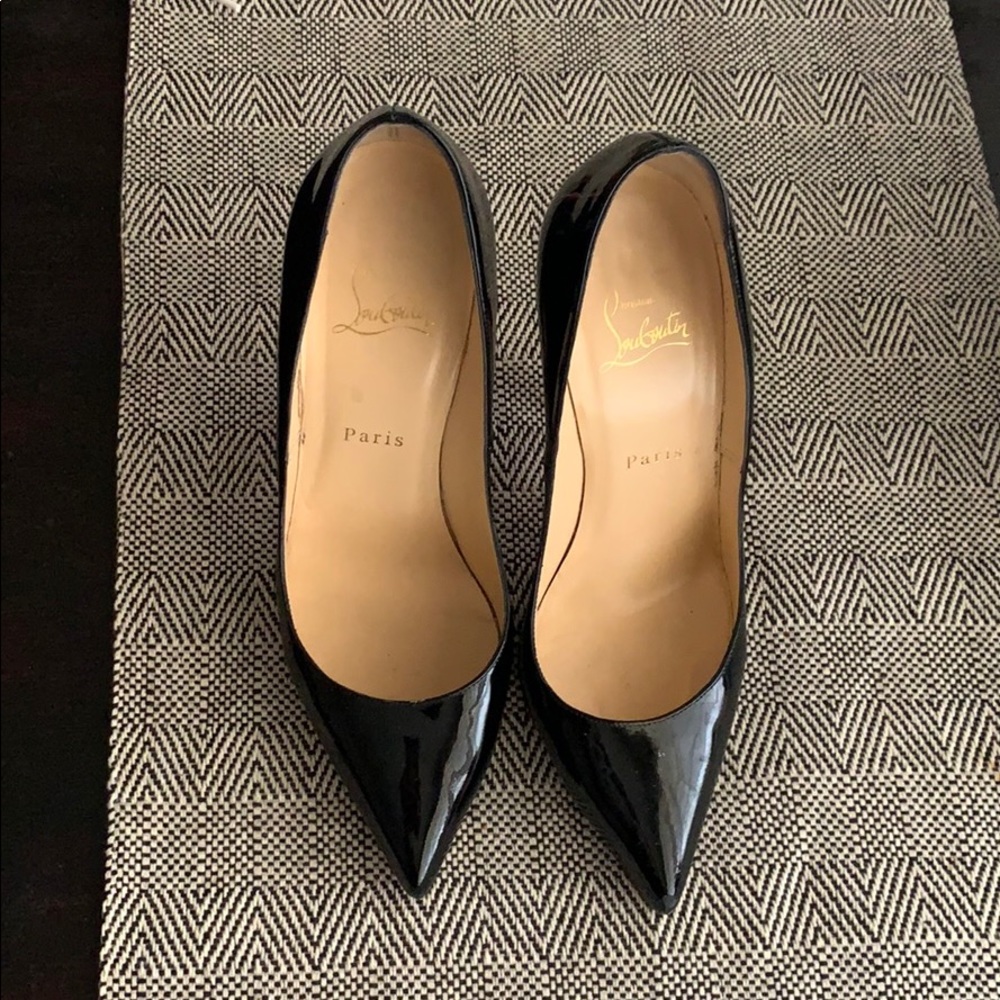 Gorgeous Christian Louboutin So Kate shiny black